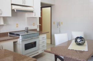 Apartamento a Venda no bairro Gonzaga em Santos – SP. 3 banheiros