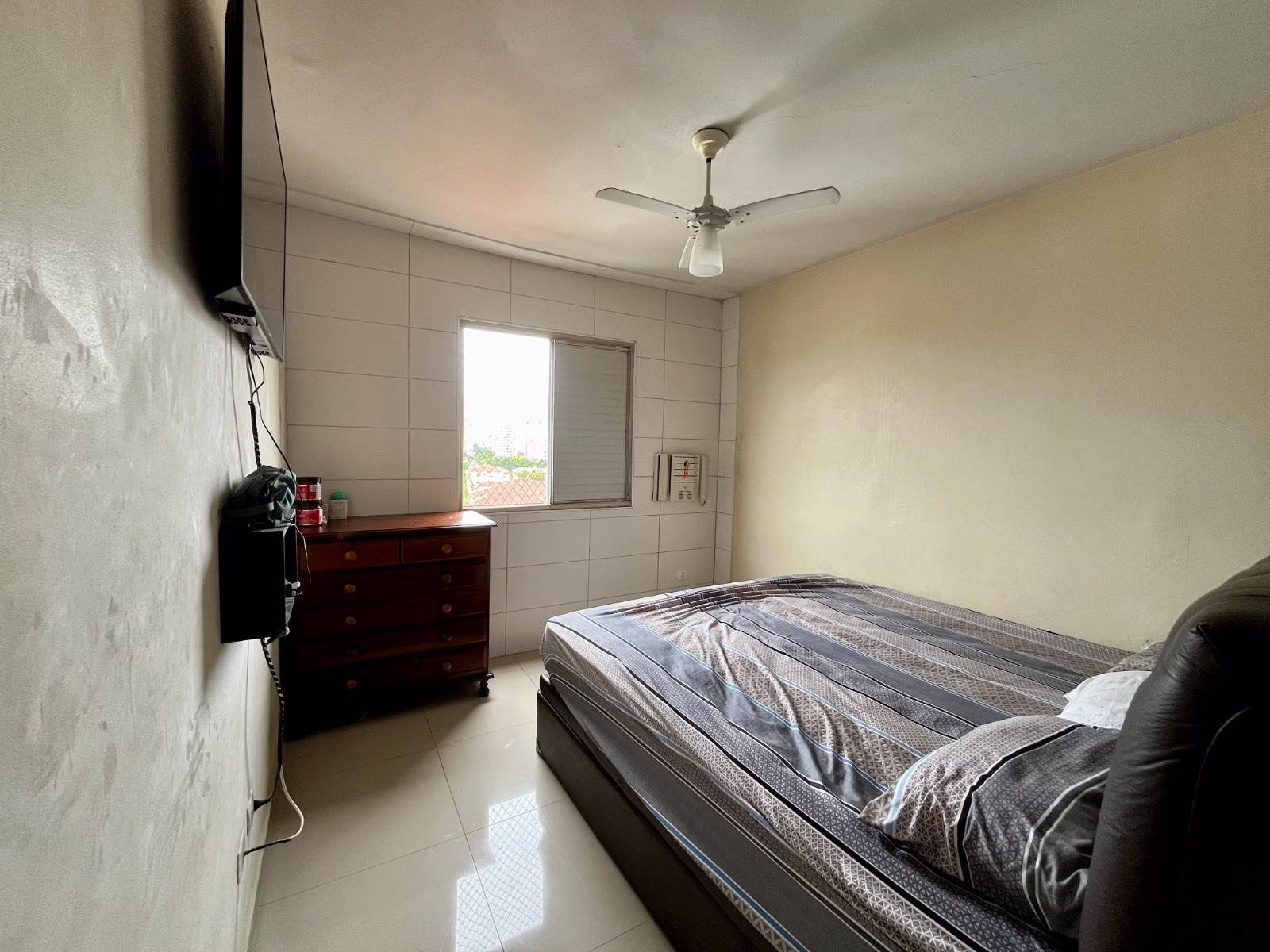 Apartamento  bairro encruzilhada com 3 confortáveis dormitórios, amplos e arejados,garagem fechada - foto 11