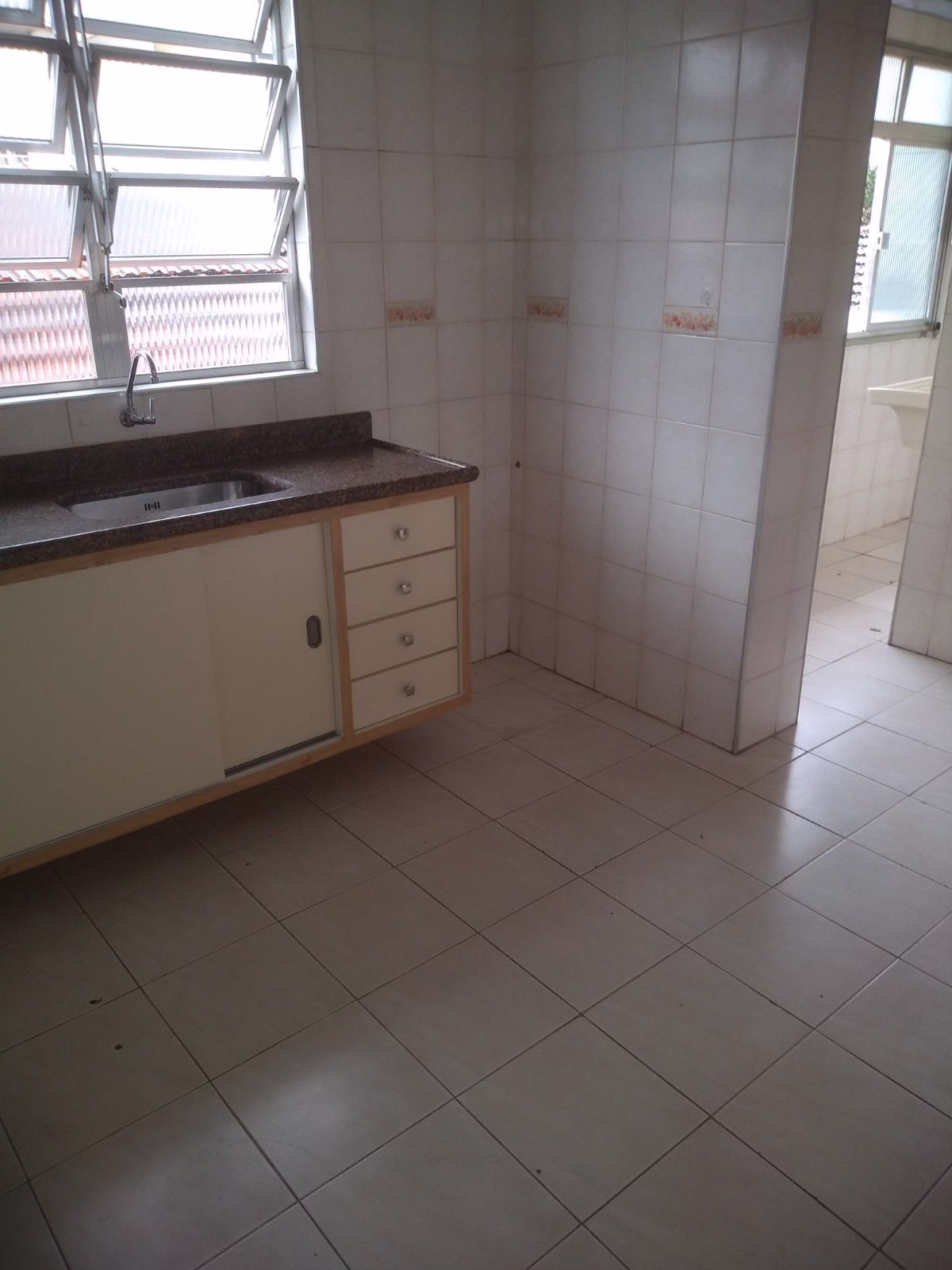 Apartamento Gonzaga em Santos/SP, com 2 dormitórios,predio de 3 andares - foto 4