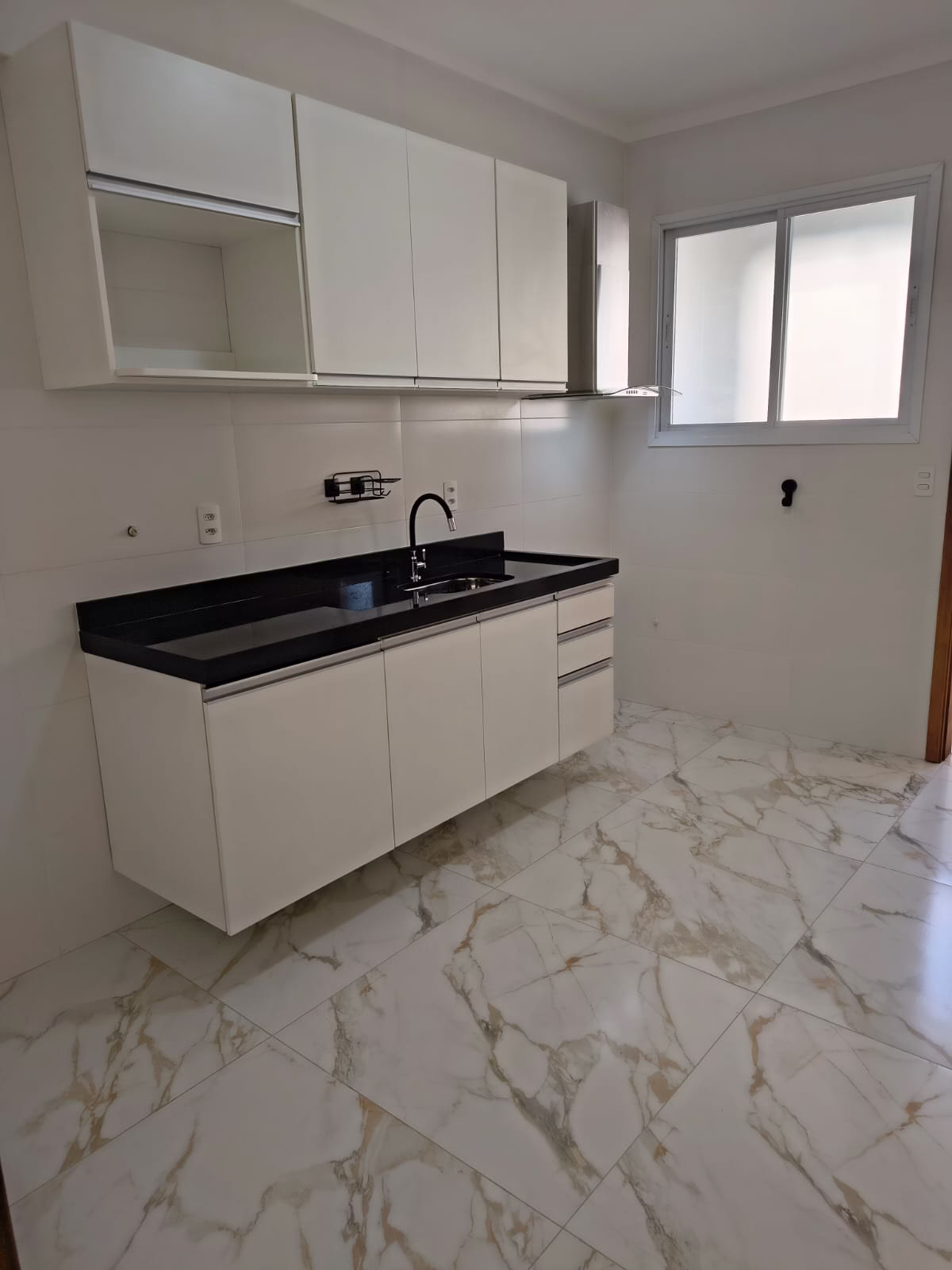 Sobreposta nova oportunidade Única na Ponta da Praia: Ampla e com Acabamento de Primeira! - foto 31