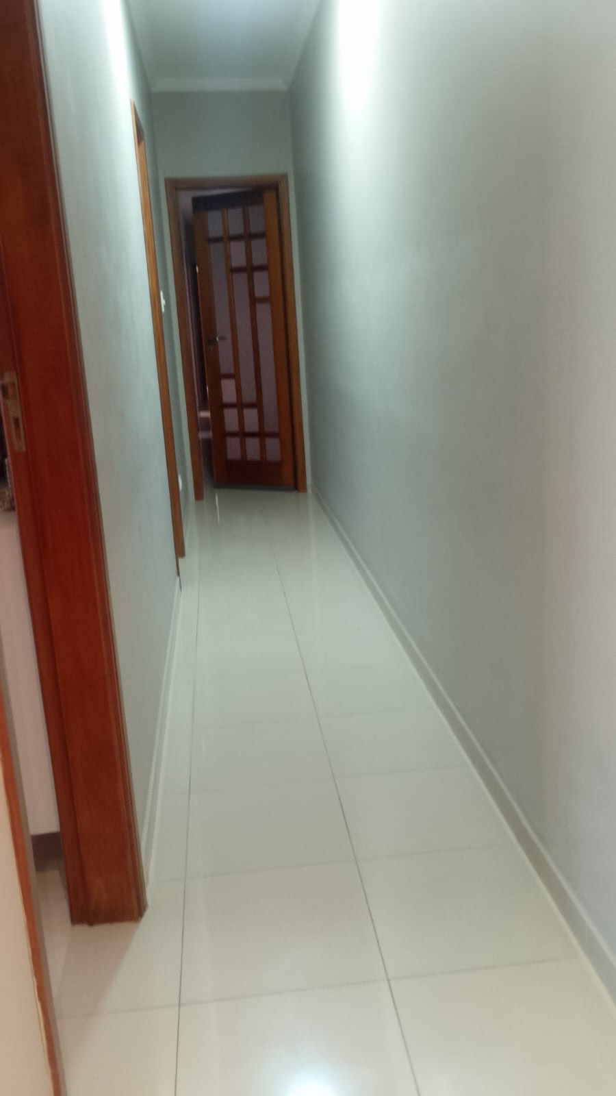 SOBREPOSTA TERREA COM 3 DORMITORIOS 1 SUITE – GARAGEM 2 AUTOS -QUINTAL E CHURRASQUEIRA - foto 11