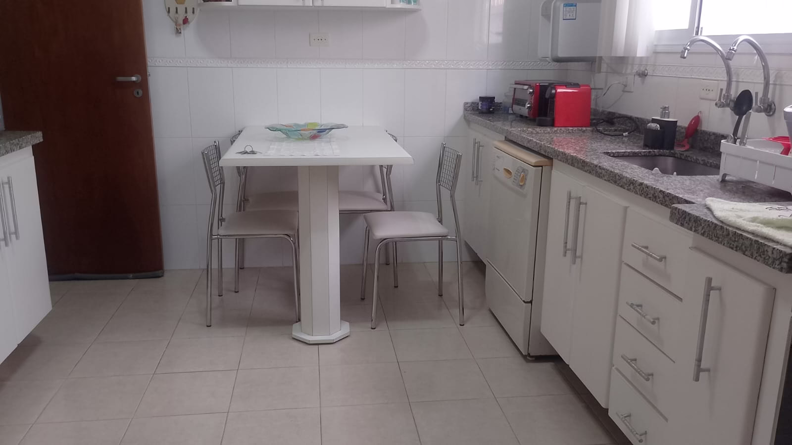 SOBREPOSTA TERREA COM 3 DORMITORIOS 1 SUITE – GARAGEM 2 AUTOS -QUINTAL E CHURRASQUEIRA - foto 15