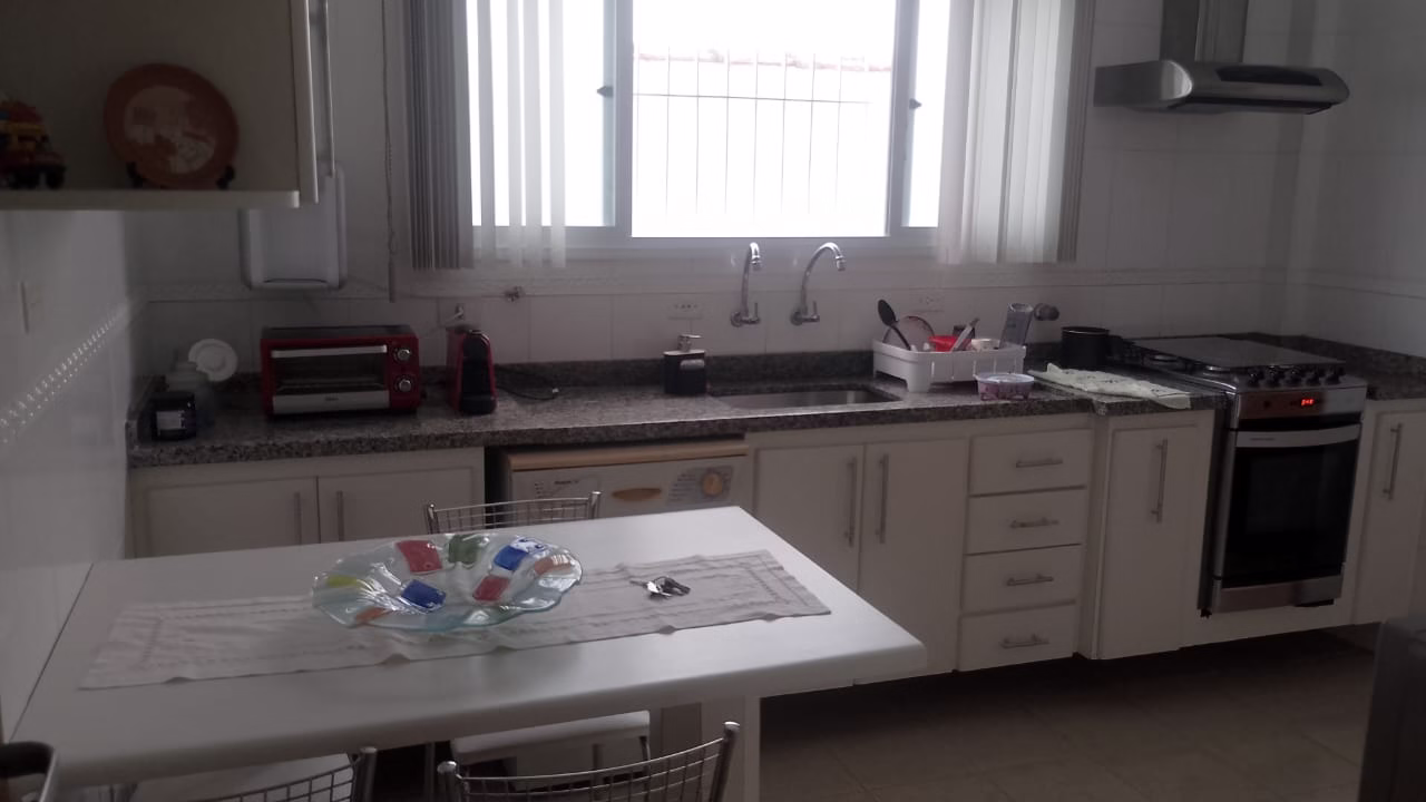 SOBREPOSTA TERREA COM 3 DORMITORIOS 1 SUITE – GARAGEM 2 AUTOS -QUINTAL E CHURRASQUEIRA - foto 12