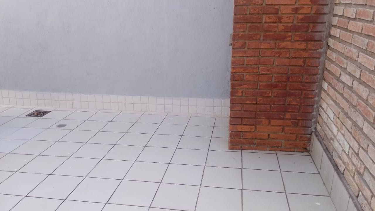 SOBREPOSTA TERREA COM 3 DORMITORIOS 1 SUITE – GARAGEM 2 AUTOS -QUINTAL E CHURRASQUEIRA - foto 37