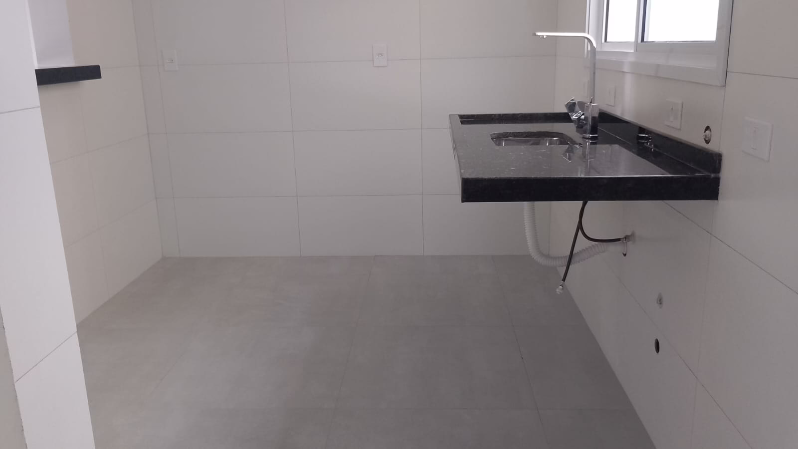 Sobrado FRENTE  novo com 3 dormitórios sendo 1 suíte com terraços ,2 garagens , quintal ,churrasqueira a Rua Lacerda Franco 107 - foto 47