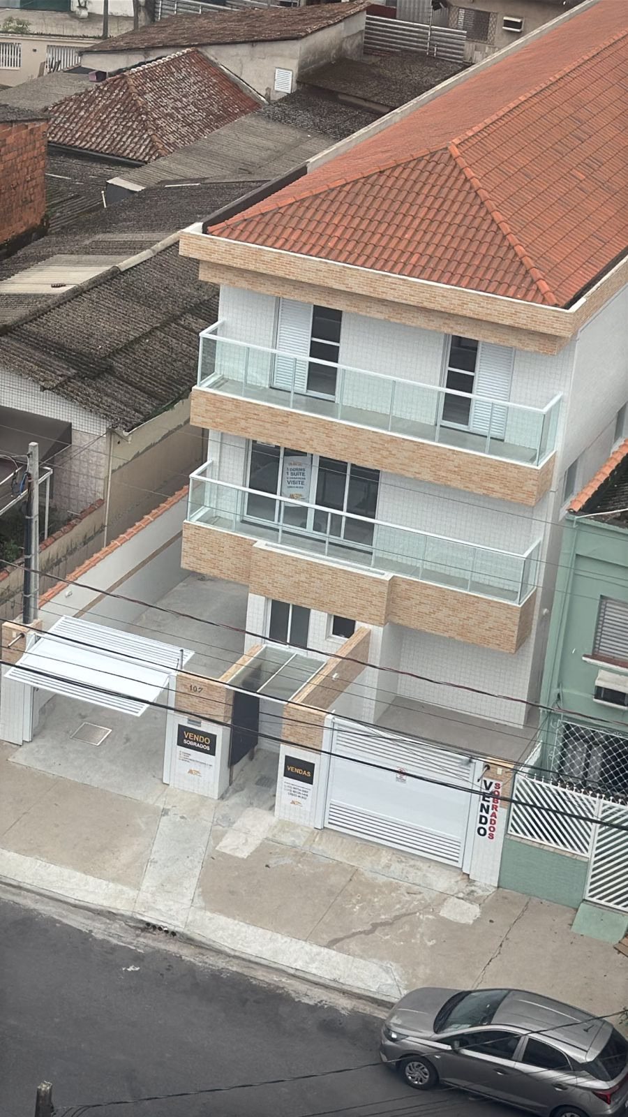 Sobrado FRENTE  novo com 3 dormitórios sendo 1 suíte com terraços ,2 garagens , quintal ,churrasqueira a Rua Lacerda Franco 107 - foto 50