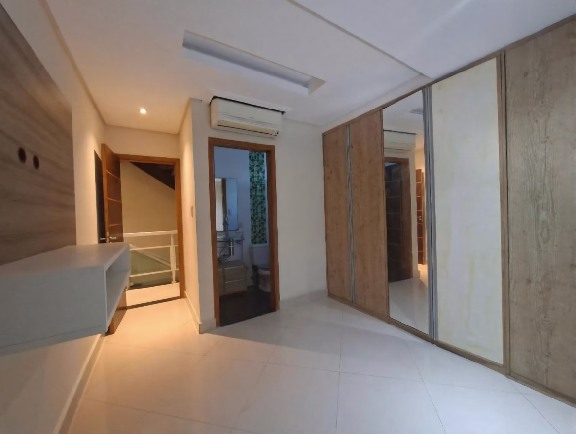 Amplo Sobrado Triplex com 3 suites, com lazer no bairro do Embaré . - foto 26