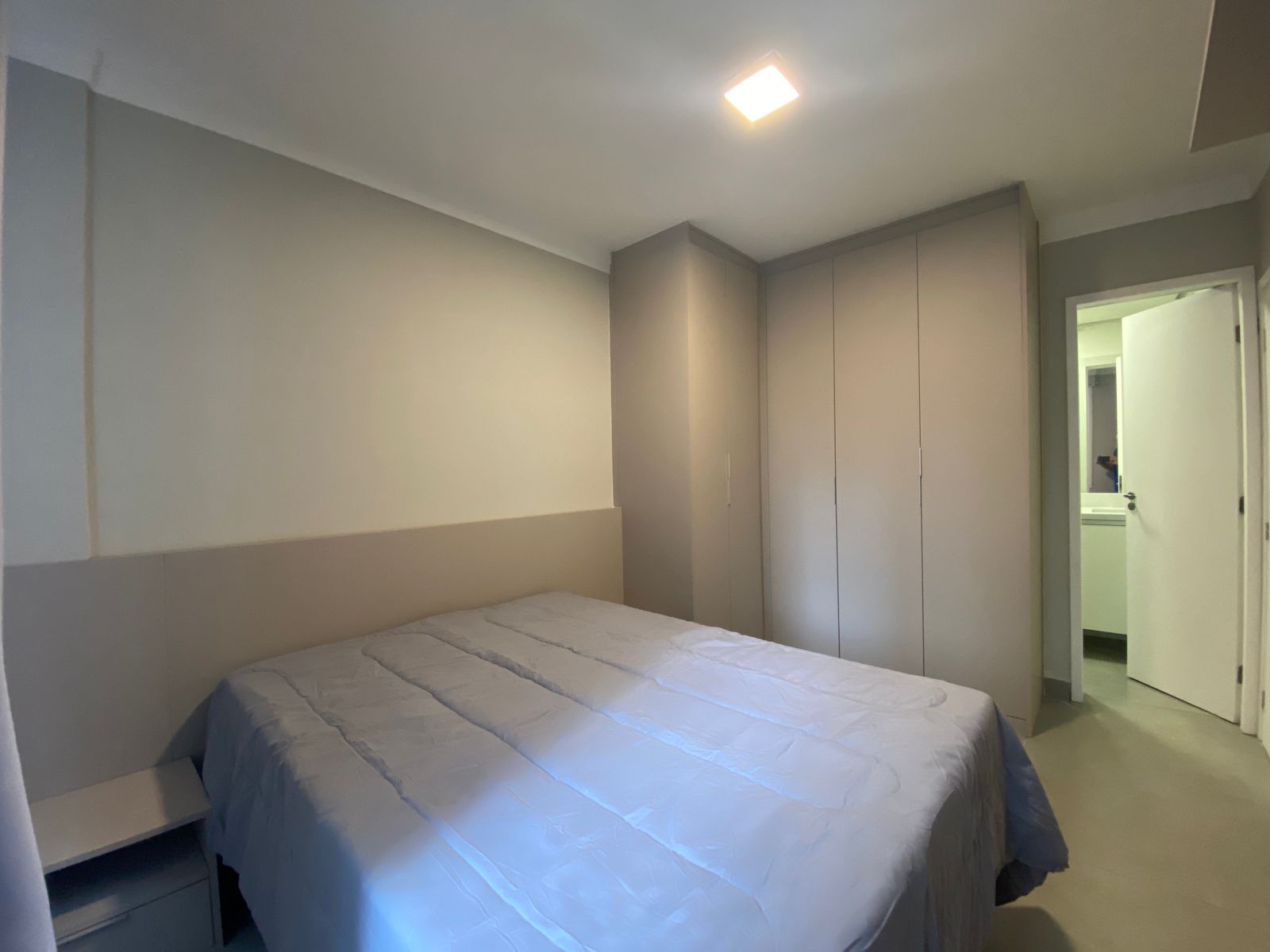 Apartamento 3 dormitórios , sendo os 3 suítes, todos com armarios planejados- Ponta da Praia - foto 11