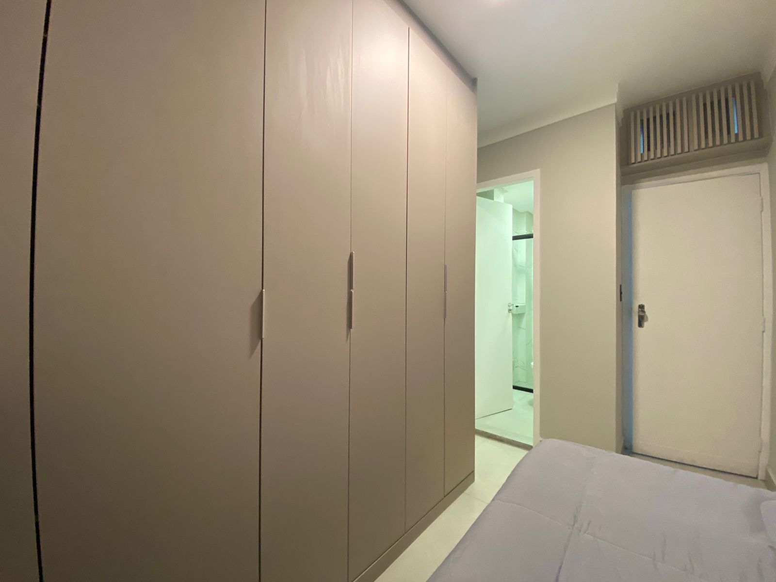 Apartamento 3 dormitórios , sendo os 3 suítes, todos com armarios planejados- Ponta da Praia - foto 12