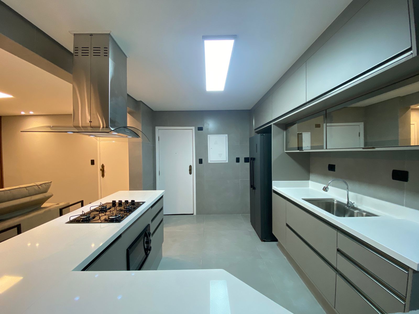 Apartamento 3 dormitórios , sendo os 3 suítes, todos com armarios planejados- Ponta da Praia - foto 7