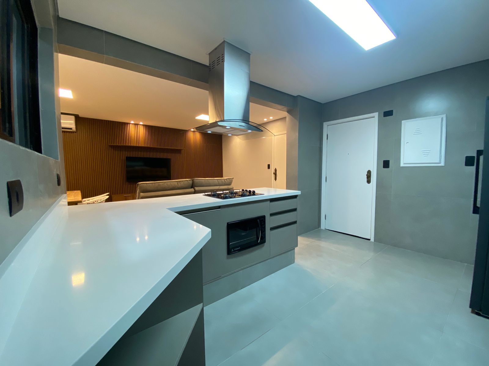 Apartamento 3 dormitórios , sendo os 3 suítes, todos com armarios planejados- Ponta da Praia - foto 8