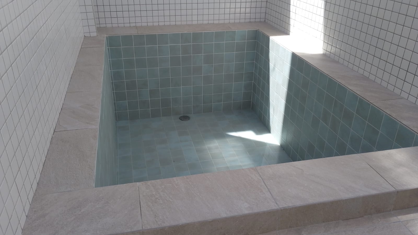 Sobreposta nova Terrea – Aparecida – 3 suites 2 garagens ,piscina churrasqueira