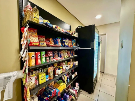 Oportunidade em Prédio Lazer- 2 dorms 1 suite ,varanda goumert ,entre canal 4 e 5 - foto 13