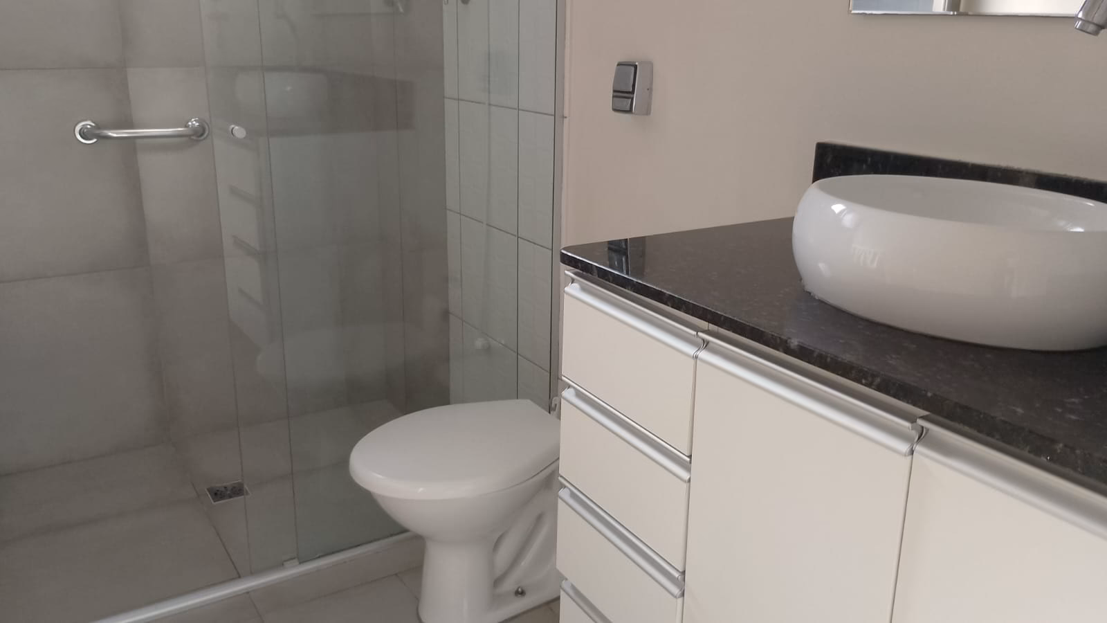 Otimo apartamento 1 dormitorio reformado ,elevador ,garagem bairro da Aparecida, Santos - foto 13
