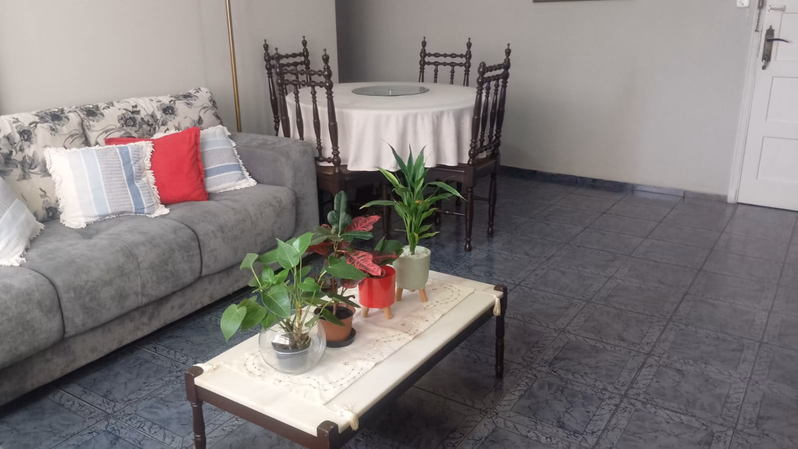 Apartamento Bairro do Gonzaga, 2 dormitorios, 1 suite , vazio ,1 quadra praia ,vista mar, garagem - foto 25