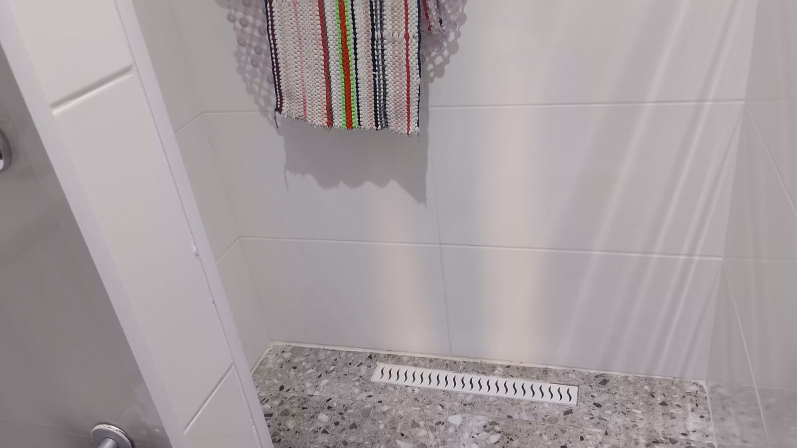 Apartamento Bairro do Gonzaga, 2 dormitorios, 1 suite , vazio ,1 quadra praia ,vista mar, garagem - foto 12