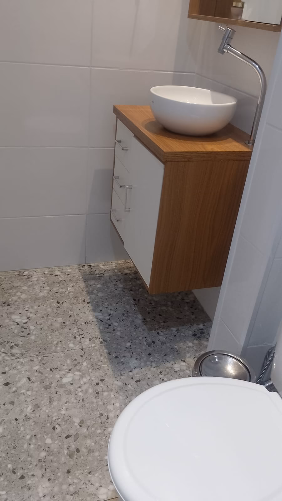 Apartamento Bairro do Gonzaga, 2 dormitorios, 1 suite , vazio ,1 quadra praia ,vista mar, garagem - foto 11
