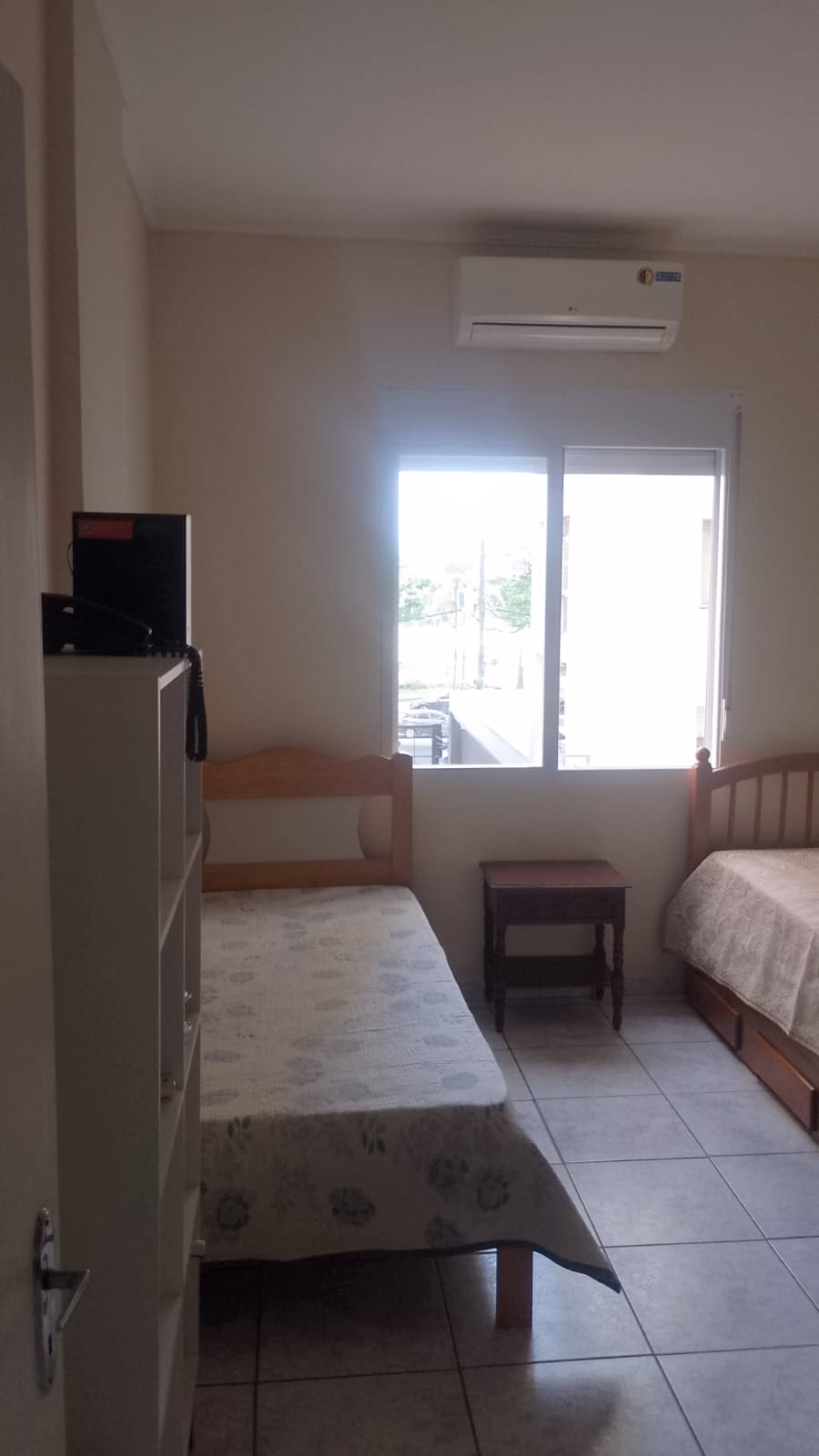 Apartamento Bairro do Gonzaga, 2 dormitorios, 1 suite , vazio ,1 quadra praia ,vista mar, garagem - foto 5