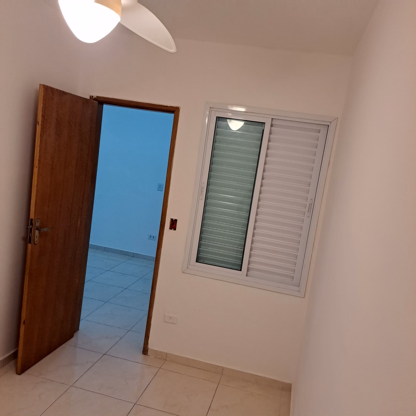 Apartamento com 2 dormitorios , sacada, elevador ,garagem bairro Vila Voturuá, São Vicente – - foto 13