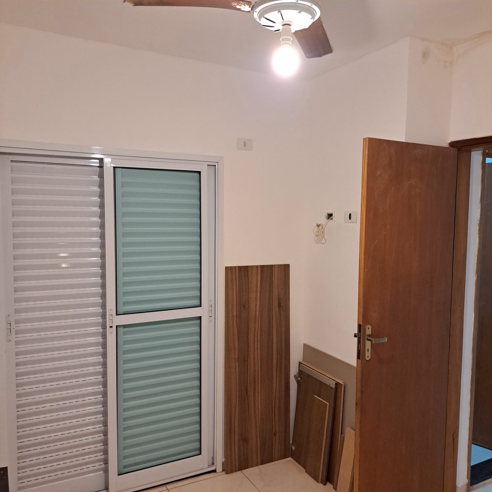 Apartamento com 2 dormitorios , sacada, elevador ,garagem bairro Vila Voturuá, São Vicente – - foto 4